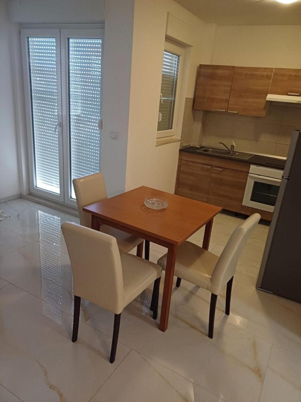 Apartment Zdrave - Free Parking Макарська Екстер'єр фото